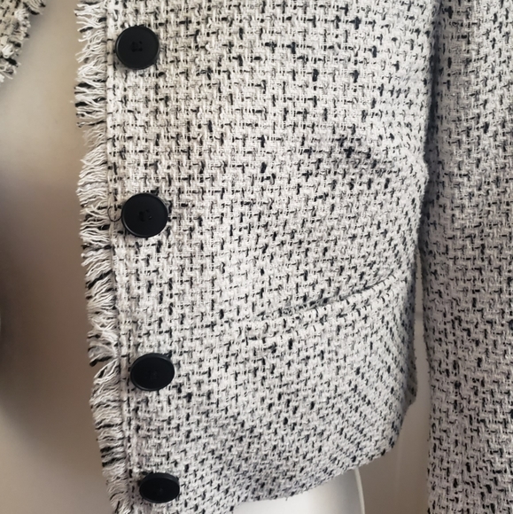 Sold @live Cropped Banana Republic Blazer - Picture 4 of 5